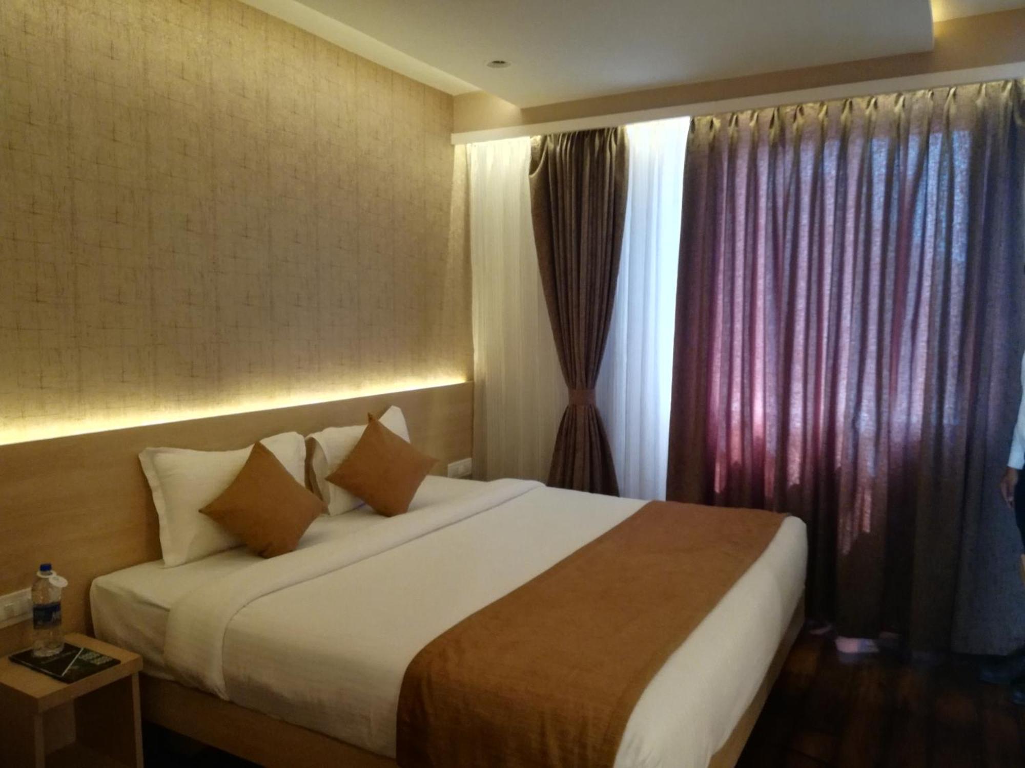 Zip By Spree Hotels Samudra Белгаум Экстерьер фото