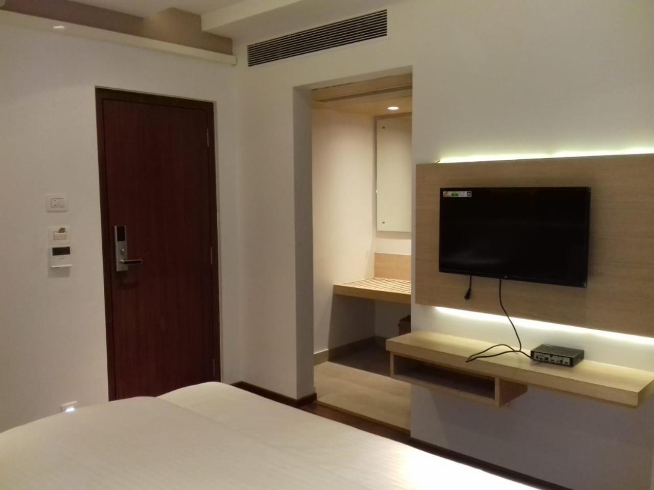 Zip By Spree Hotels Samudra Белгаум Экстерьер фото