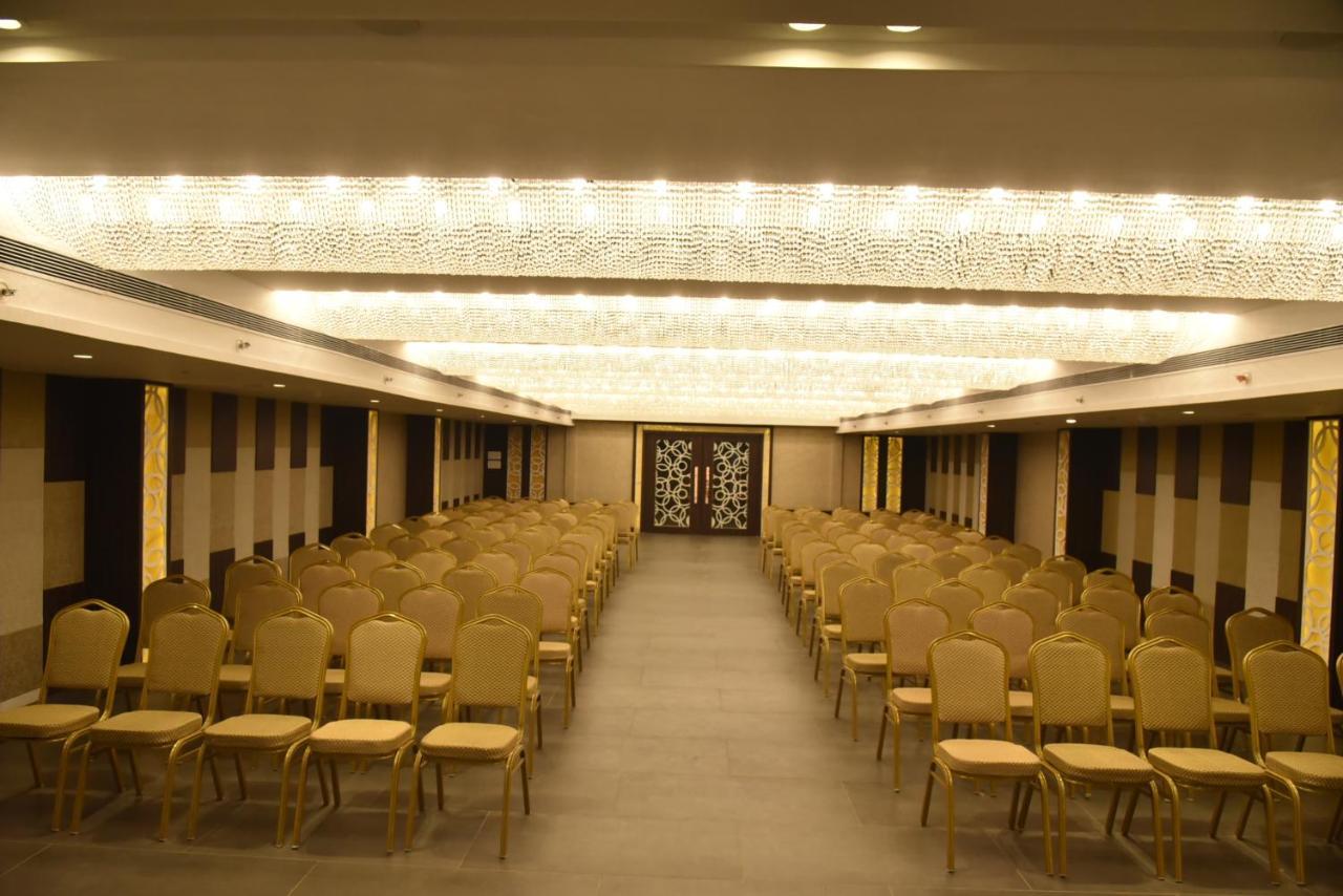 Zip By Spree Hotels Samudra Белгаум Экстерьер фото